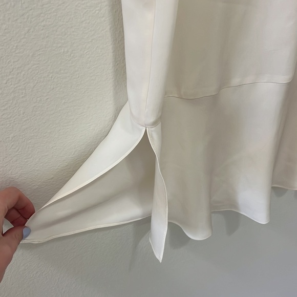 NWOT Theory Cream 100% Silk Tank Top with Zipper and 2 Small Slits - Picture 3 of 6